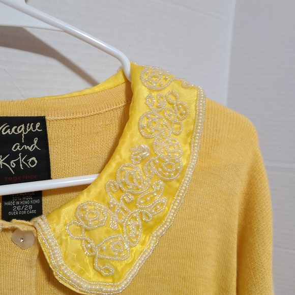 JACQUE AND KOKO WOMEN'S SIZE 26/28 GOLD COLLARED SUNSHINE YELLOW CARDIGAN - Picture 4 of 9